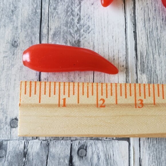 Vintage Lot of 12 Plastic Red Chili Pepper Light Covers - Picture 2 of 2
